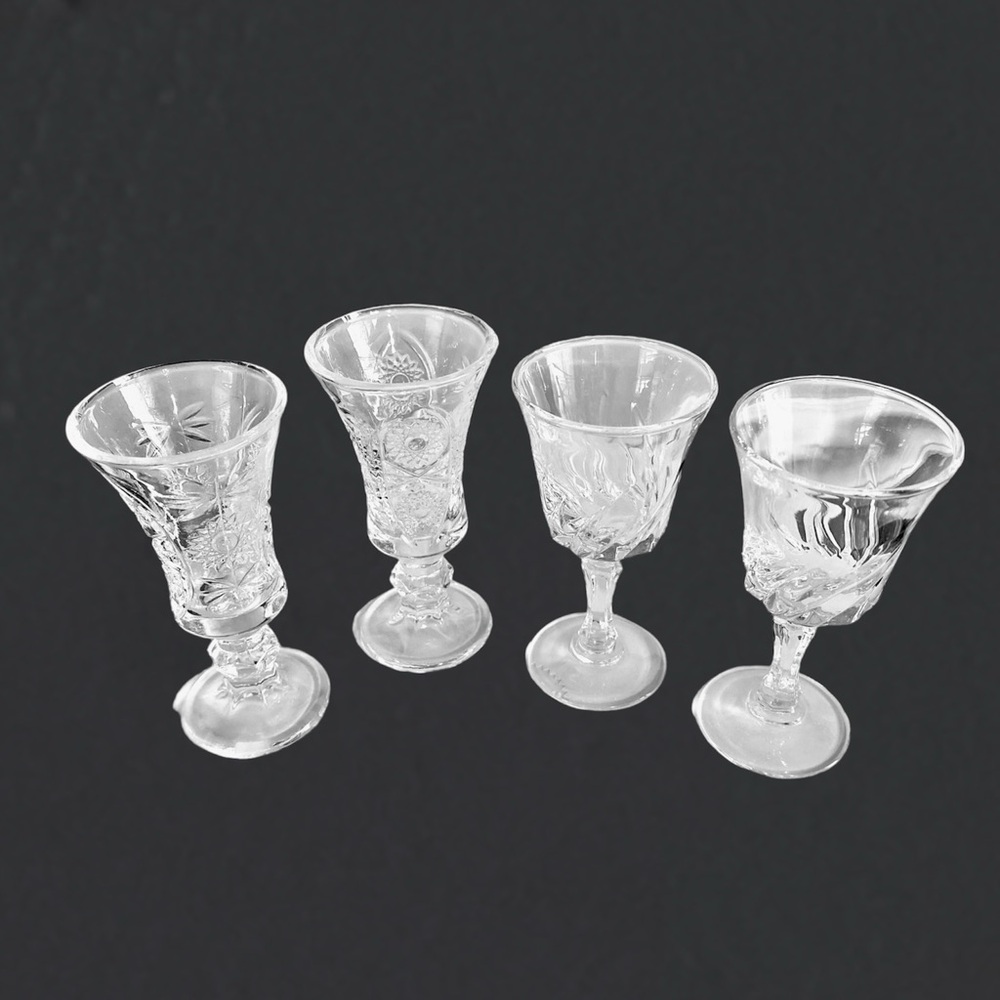 Apéritif 4pc set in glass and cut crystal or shot glasses vintage